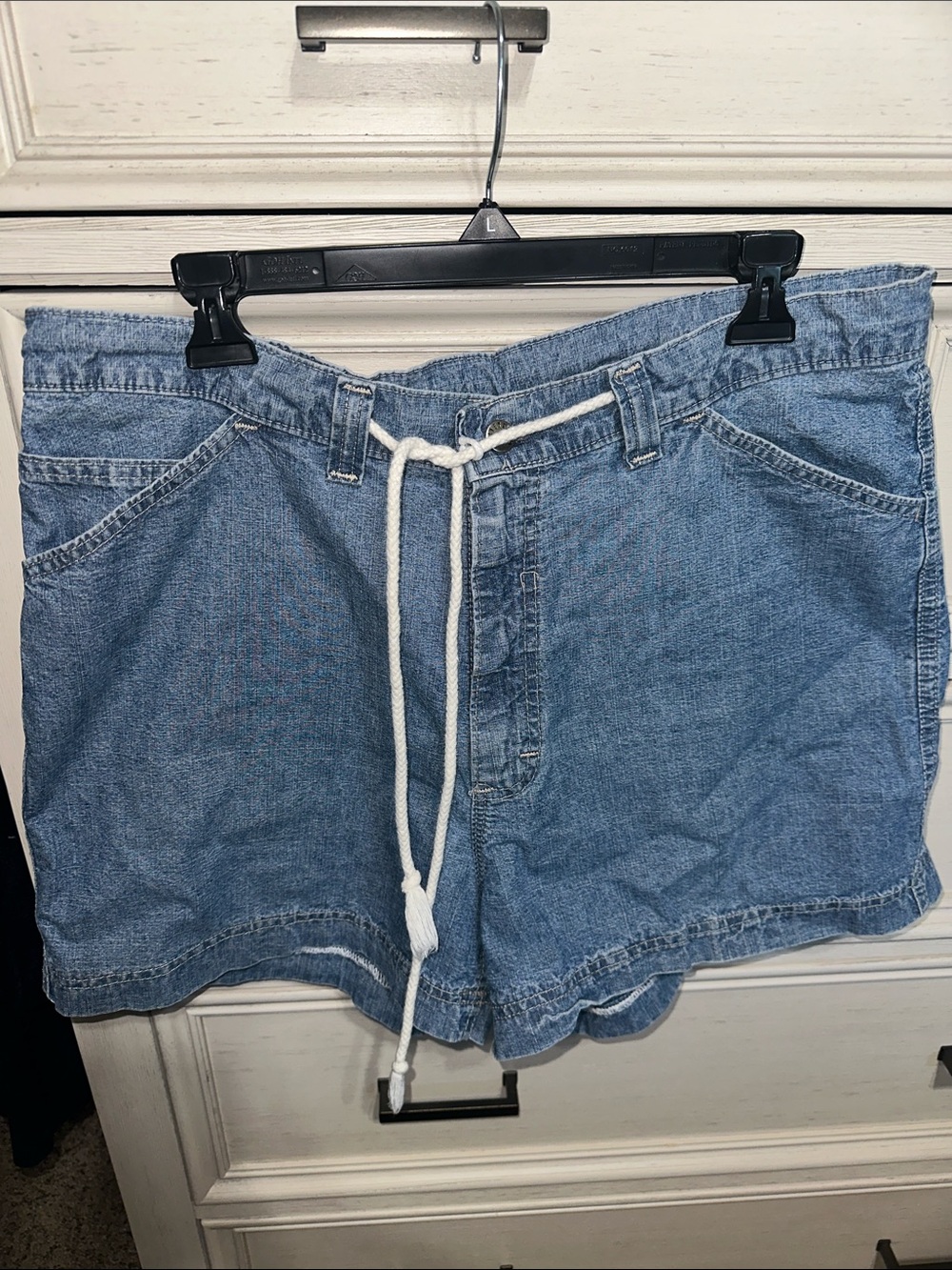 Vintage Women’s Size 16 Lee Light Blue Denim Shorts with Pockets